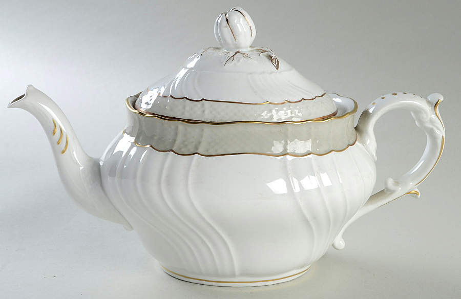 Eminence Teapot & Lid by Ginori 1735-1