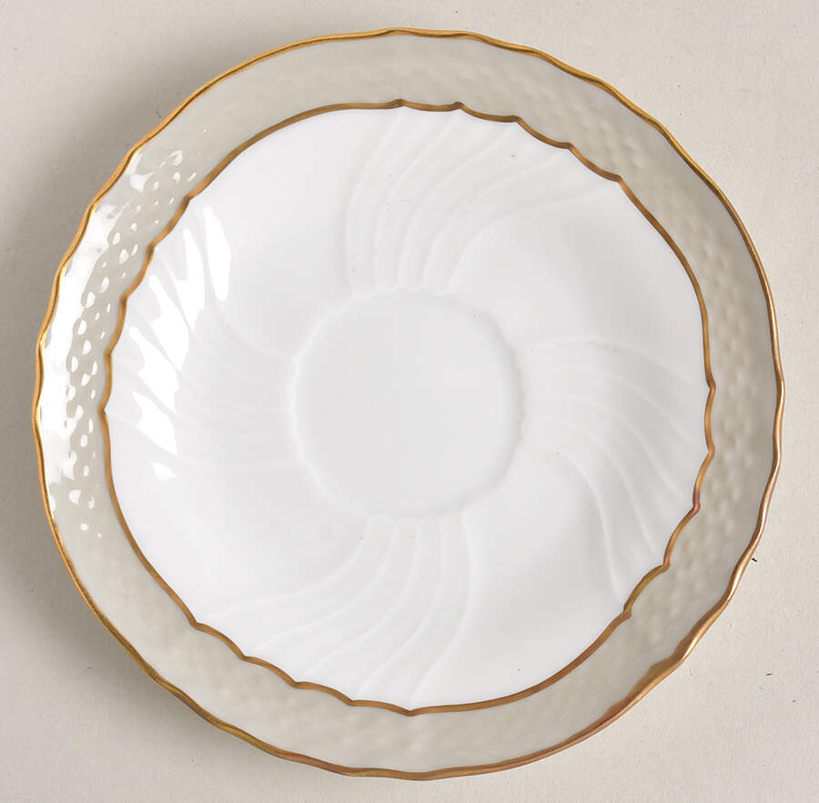 Eminence Saucer for Demitasse Cup by Ginori 1735-1