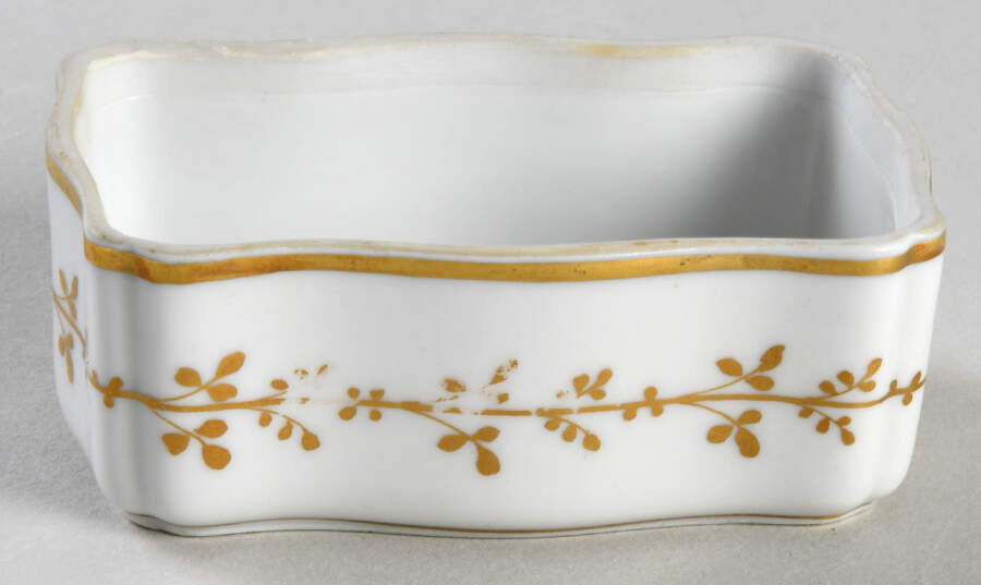 Fiesole (Italian Scene) Trinket Box No Lid by Ginori 1735-1