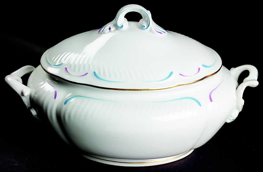 Ghinea Oval Tureen & Lid by Ginori 1735-1