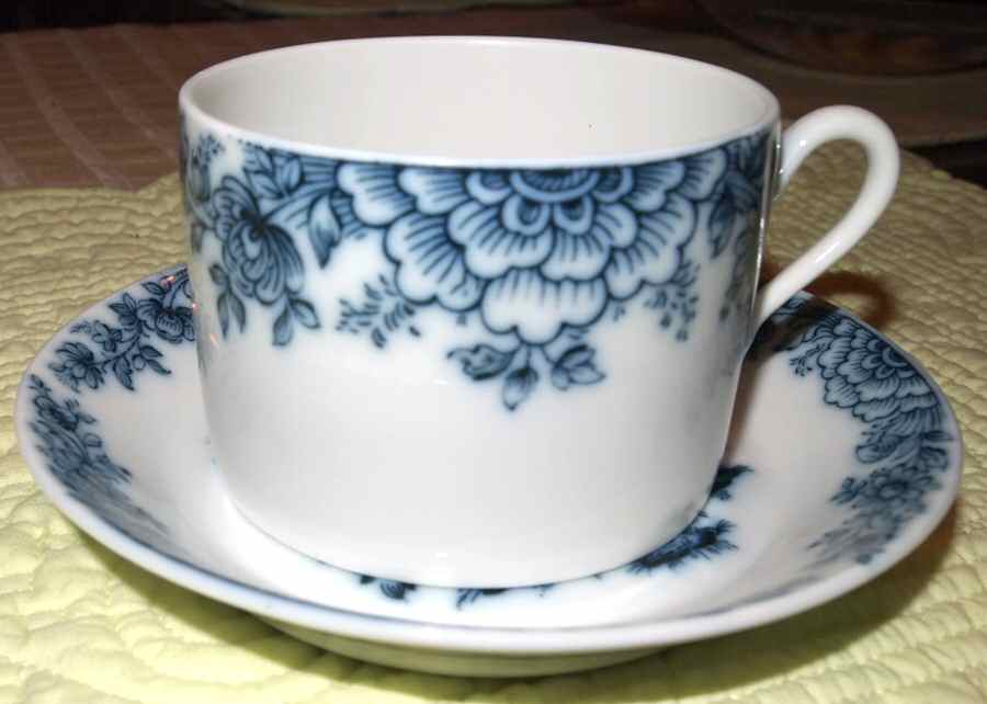 Vinci Flat Cup & Saucer Set by Ginori 1735-1