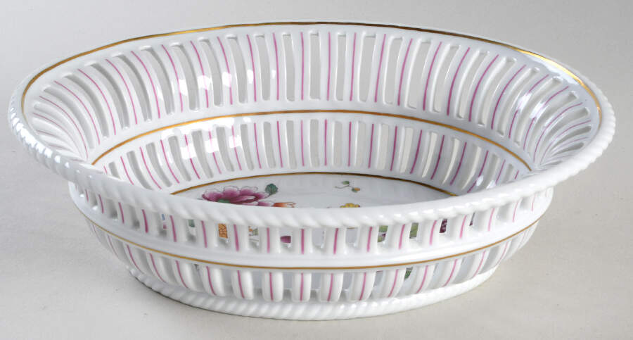 Granduca Coreana 9" Pierced Oval Bowl by Ginori 1735-1