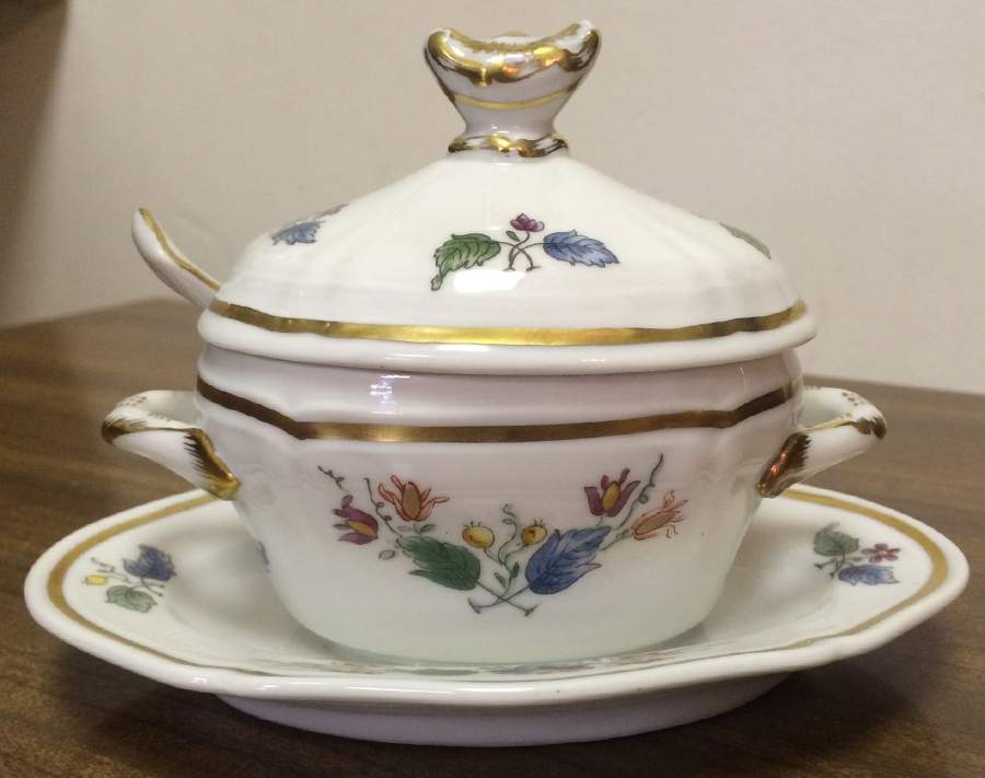 Ischia (Antico Doccia Shape) Mustard with Lid & Attached Underplate by Ginori 1735-1