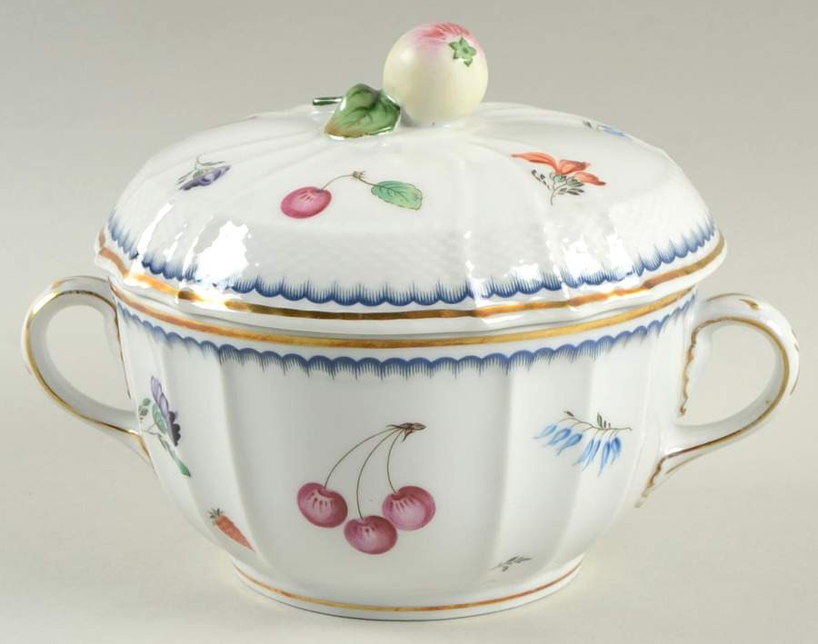 Italian Fruits (Antico Doccia) Candy Box & Lid by Ginori 1735-1