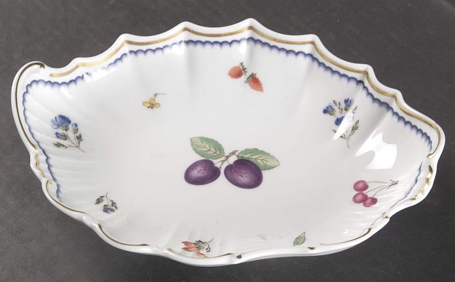 Italian Fruits (Antico Doccia) 9" Fluted Oval Tray by Ginori 1735-1