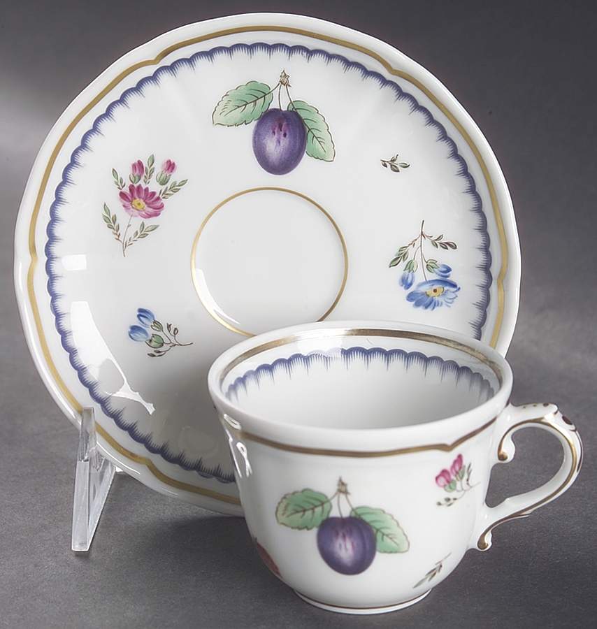 Italian Fruits (Antico Doccia) Flat Demitasse Cup & Saucer Set by Ginori 1735-1