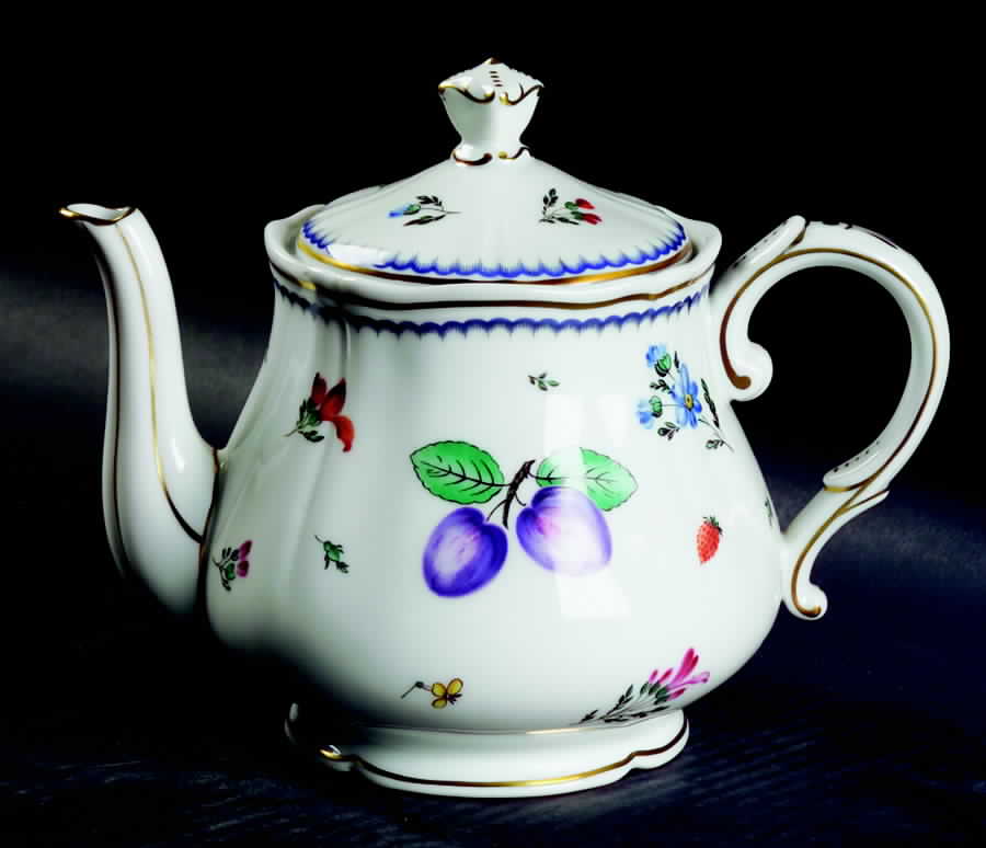 Italian Fruits (Antico Doccia) Teapot & Lid by Ginori 1735-1