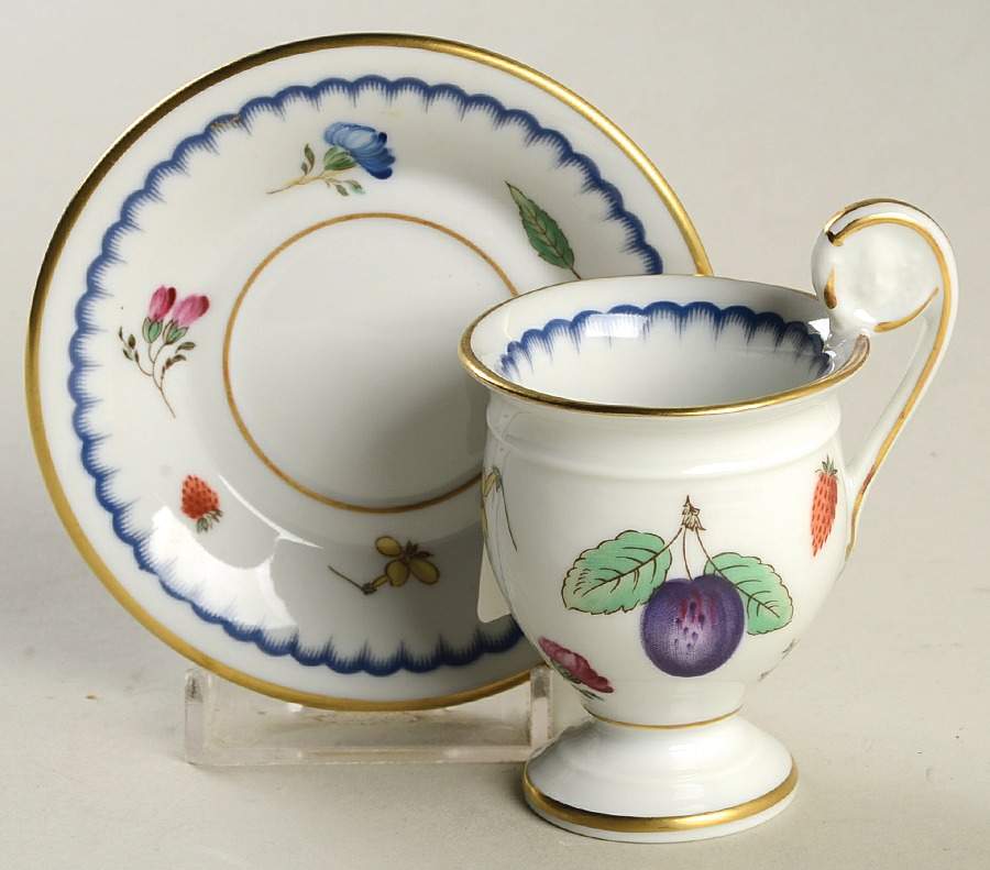 Italian Fruits (Antico Doccia) Footed Demitasse Cup & Saucer Set by Ginori 1735-1