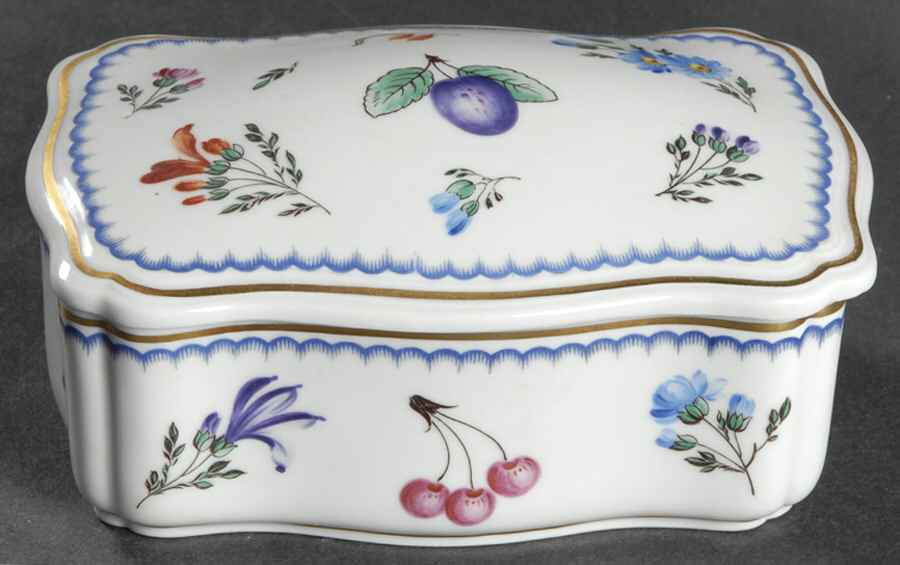 Italian Fruits (Antico Doccia) 5" Rectangular Box W/Lid by Ginori 1735-1