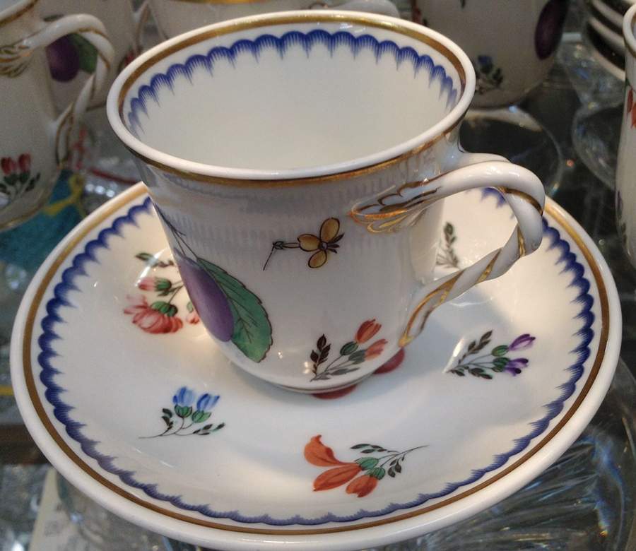 Italian Fruit (Impero) Flat Demitasse Cup & Saucer Set by Ginori 1735-1
