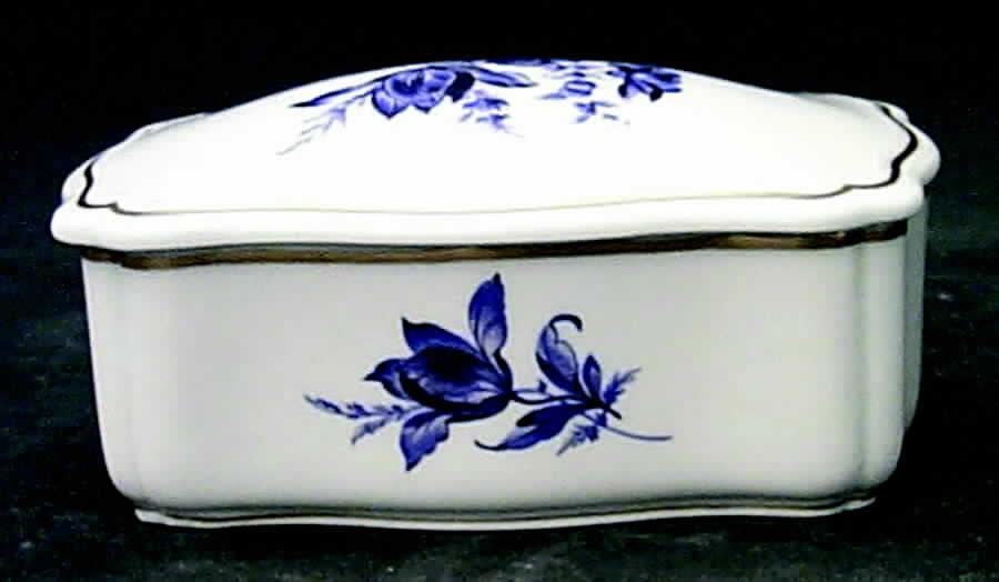 Lumeggiato Oro Rectangular Box with Lid by Ginori 1735-1
