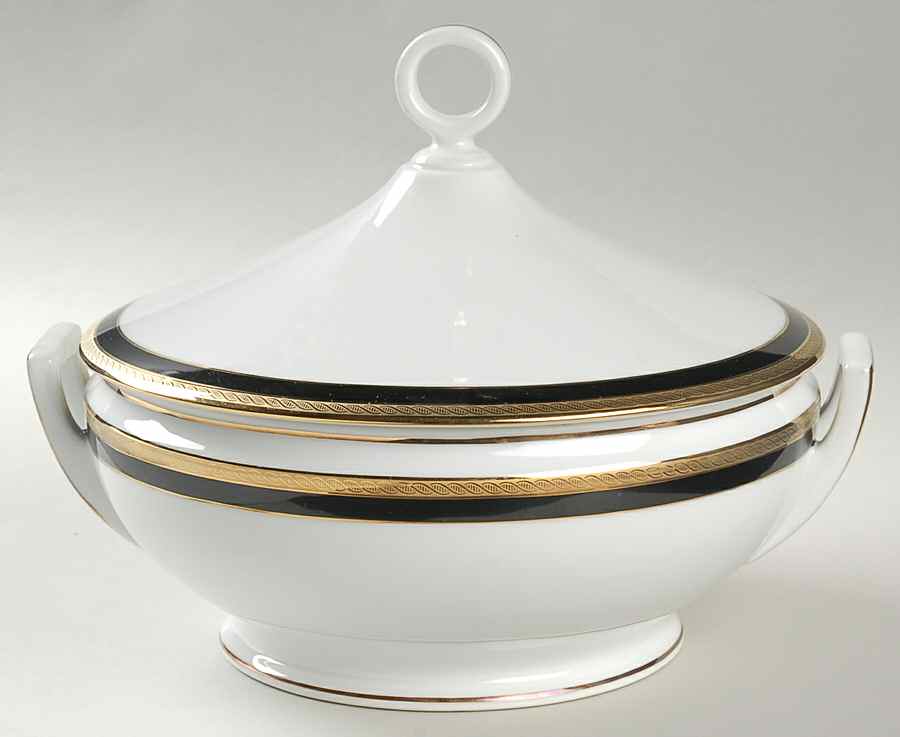 Palermo Black Round Covered Vegetable by Ginori 1735-1