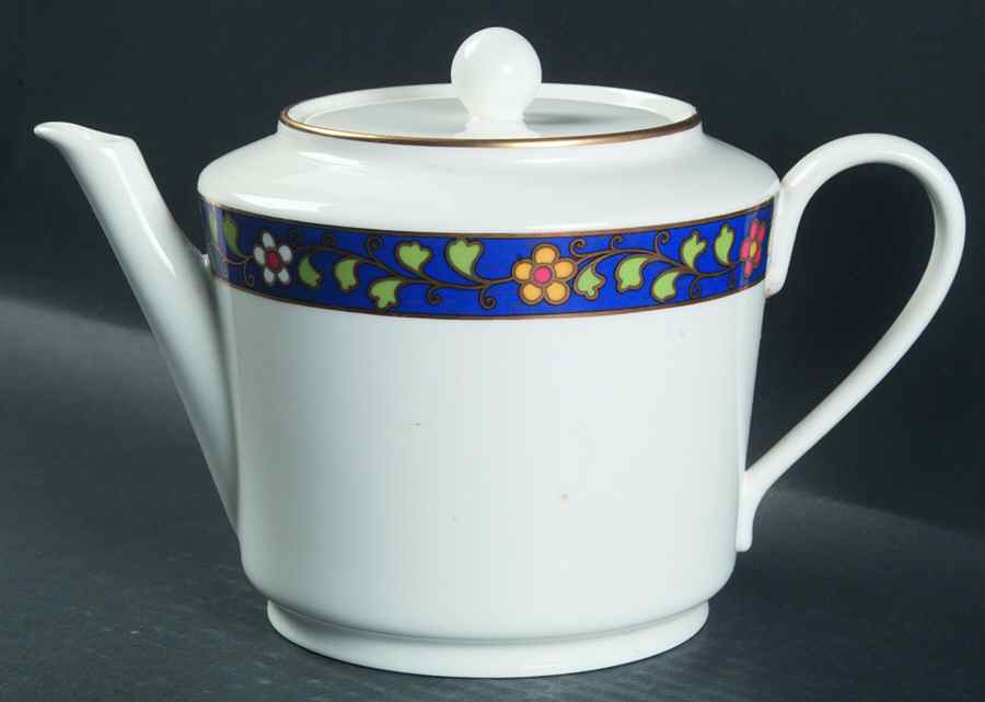 Pallanza Teapot & Lid by Ginori 1735-1