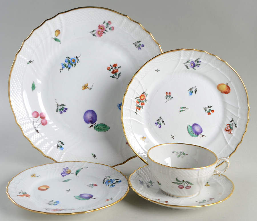 Perugia (White) 5 Piece Place Setting by Ginori 1735-1