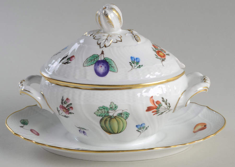 Perugia (White) Gravy Boat w/Attached Underplate & Lid by Ginori 1735-1