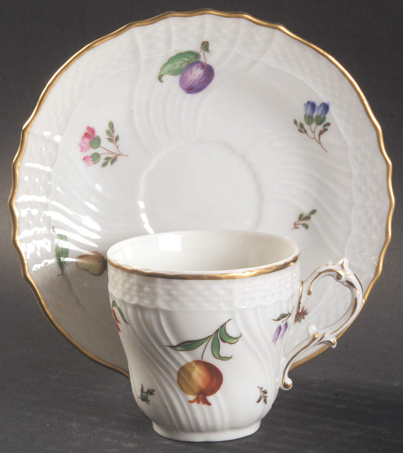 Perugia (White) Flat Demitasse Cup & Saucer Set by Ginori 1735-1