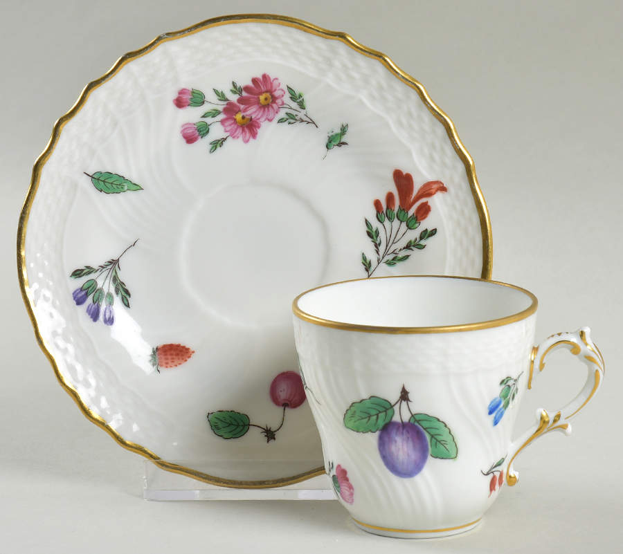 Perugia (White) Flat Demitasse Cup & Saucer Set by Ginori 1735-1
