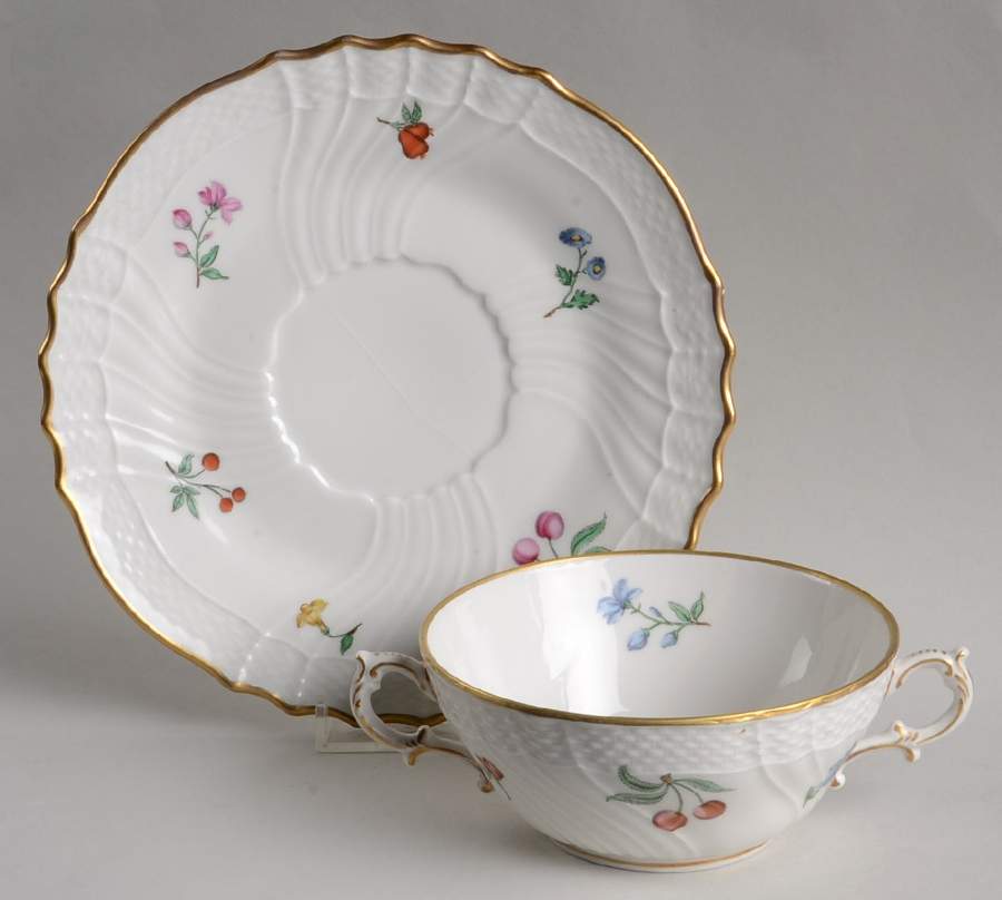 Perugia (White) Flat Cream Soup Bowl & Saucer Set by Ginori 1735-1