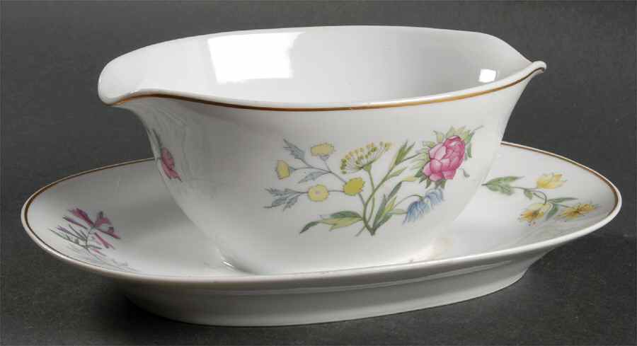 Primavera Gravy Boat with Attached Underplate by Ginori 1735-1