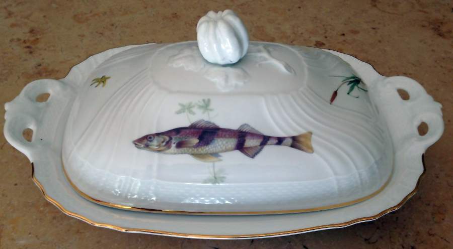 Quenelle (Scalloped) Rectangular Covered Vegetable by Ginori 1735-1