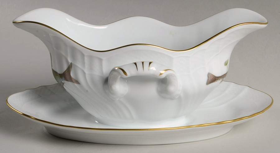 Quenelle (Scalloped) Gravy Boat with Attached Underplate by Ginori 1735-1