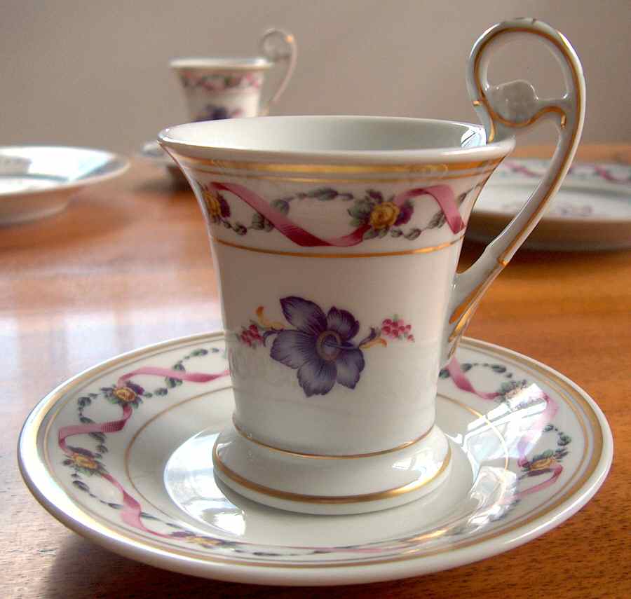 Rapallo Footed Demitasse Cup & Saucer Set by Ginori 1735-1