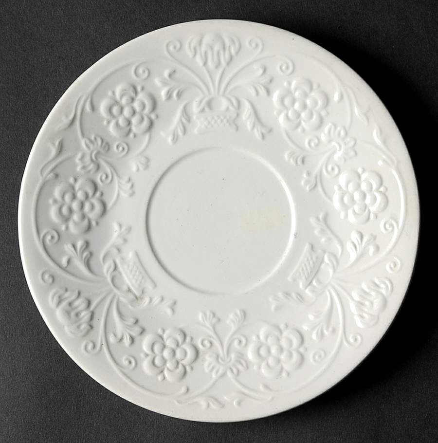 Renaissance Saucer by Ginori 1735-1