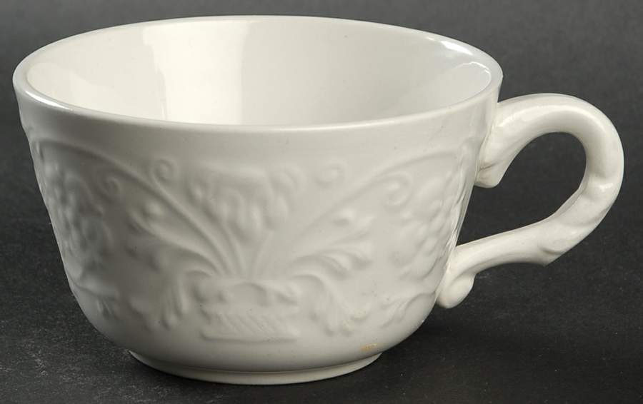 Renaissance Flat Cup by Ginori 1735-1