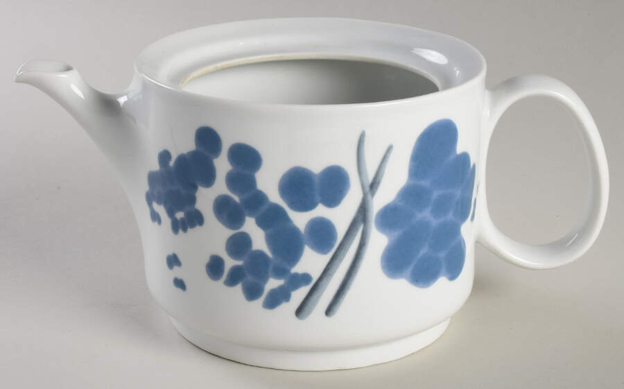 Tokay Teapot No Lid by Ginori 1735-1
