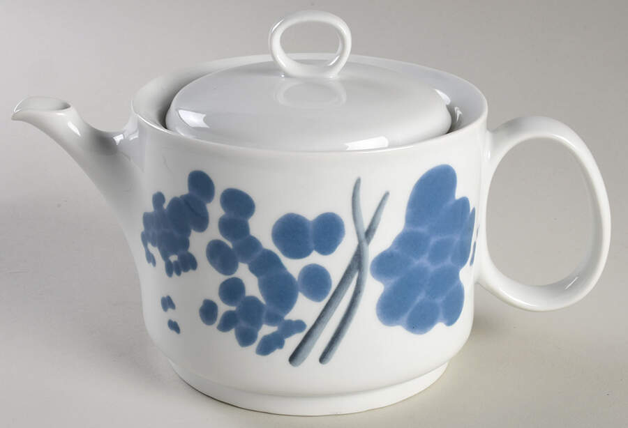 Tokay Teapot & Lid by Ginori 1735-1