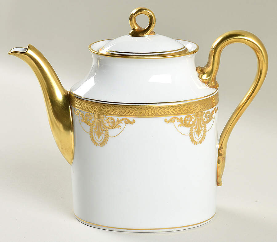 Trevi Teapot & Lid by Ginori 1735-1