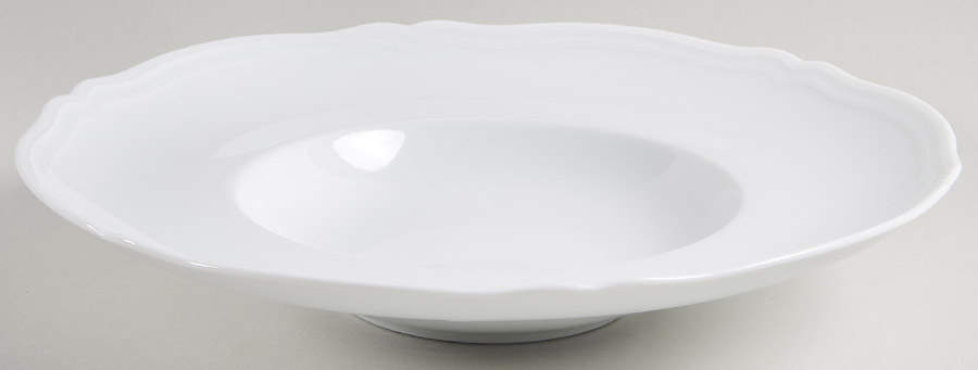 White Antico Doccia Large Rim Soup Bowl by Ginori 1735-1