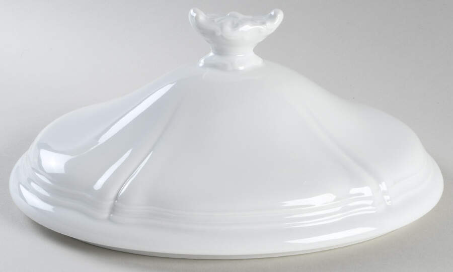 White Antico Doccia Lid for Tureen by Ginori 1735-1