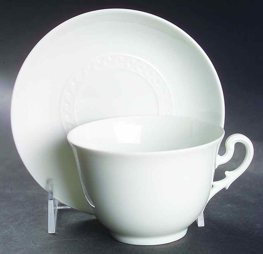 Museo White Flat Cup & Saucer Set by Ginori 1735-1
