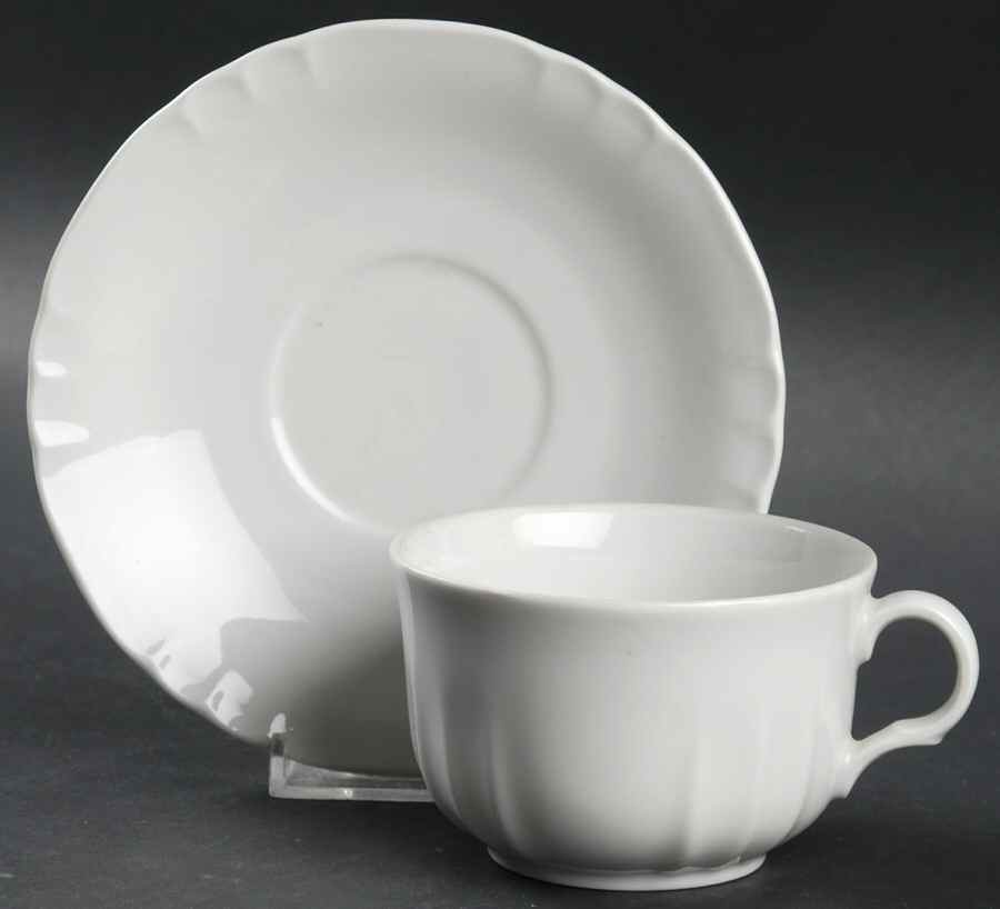 White Petalo Flat Cup & Saucer Set by Ginori 1735-1