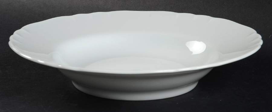 White Petalo Large Rim Soup Bowl by Ginori 1735-1
