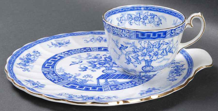 Blue Rhapsody Snack Plate & Cup Set by Gladstone-1