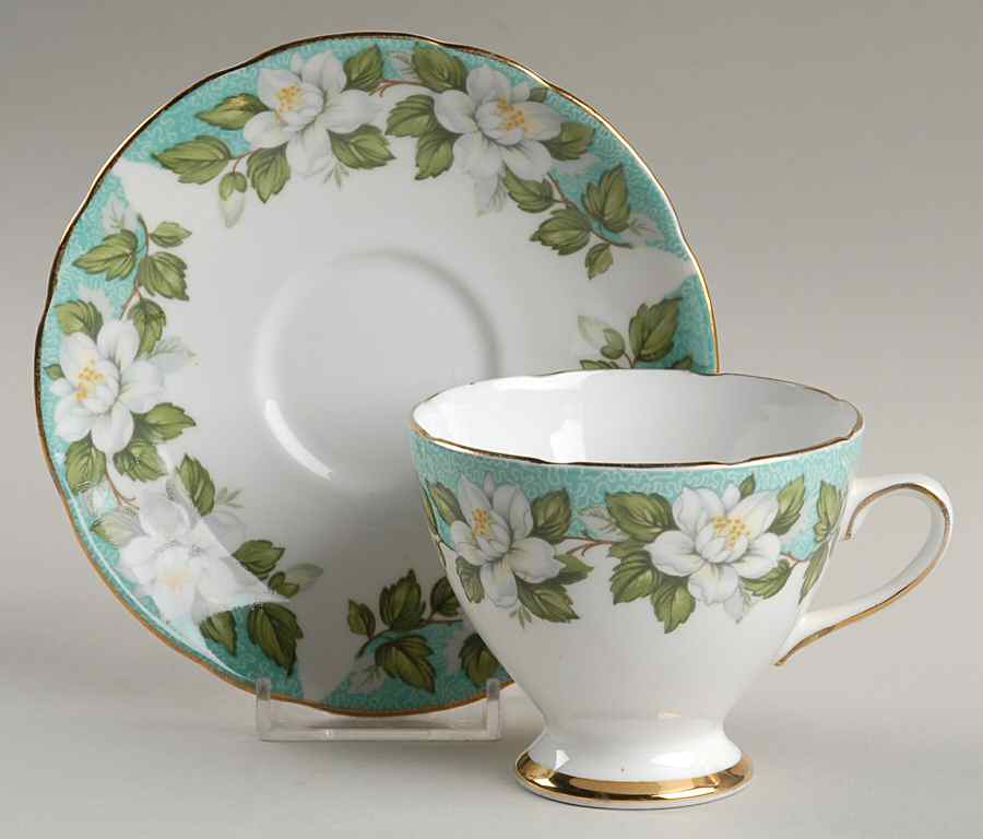 Montrose Footed Cup & Saucer Set by Gladstone-1