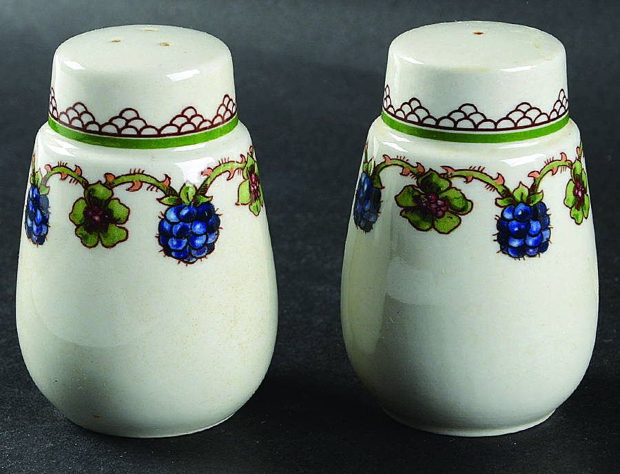 Brombeere Salt & Pepper Set by Goebel-1