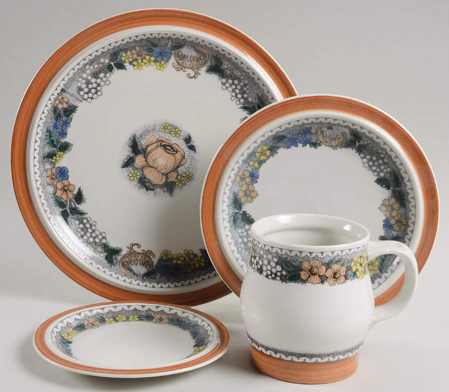 Burgund 4 Piece Place Setting by Goebel-1