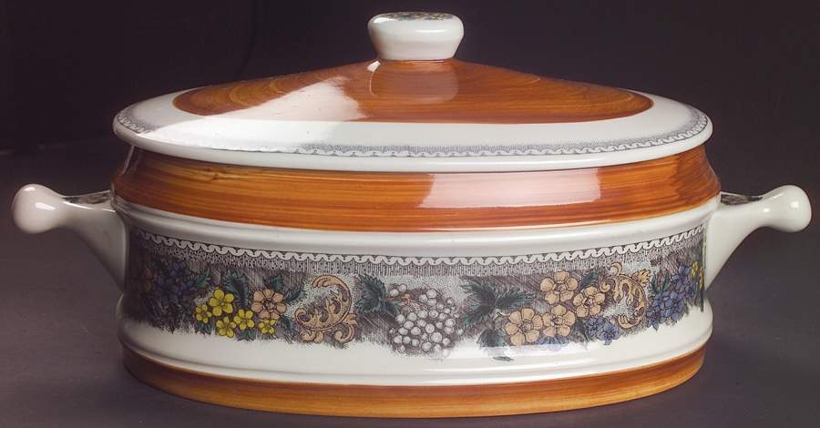 Burgund 3 Quart Oval Covered Casserole by Goebel-1
