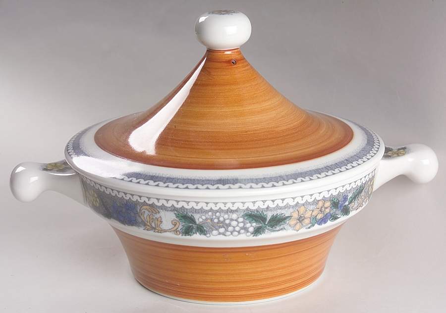 Burgund 2 Qt Round Covered Casserole by Goebel-1