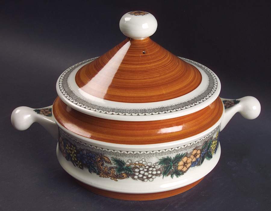 Burgund 2 Qt Round Covered Casserole by Goebel-1