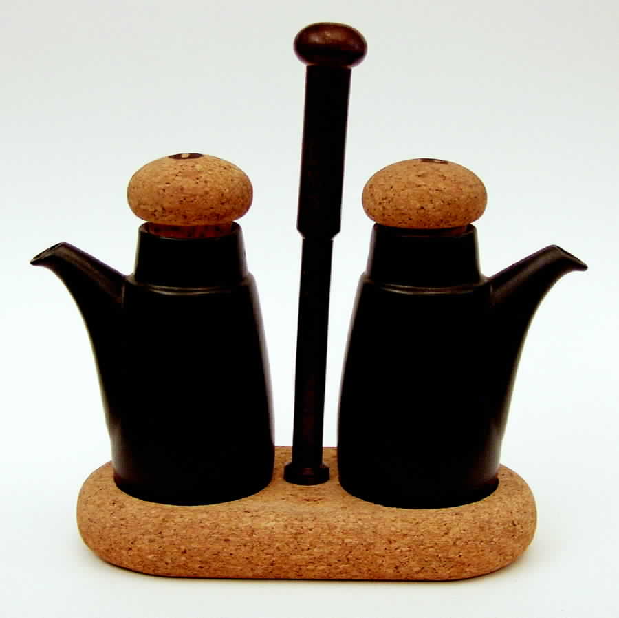Le Rotisseur Oil & Vin W/Cork"V"&"O" Stoppers in Cork&Wood Tray by Goebel-1