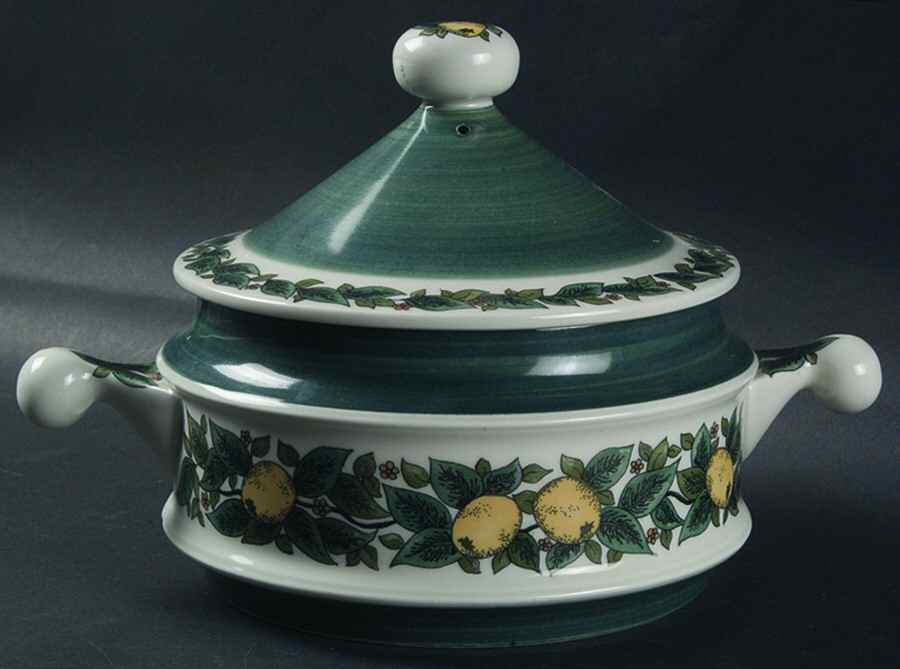 Savoy 2 Qt Round Covered Casserole by Goebel-1