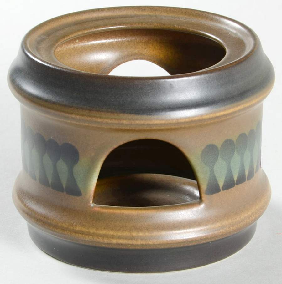 Wallis Round Warmer Stand by Goebel-1