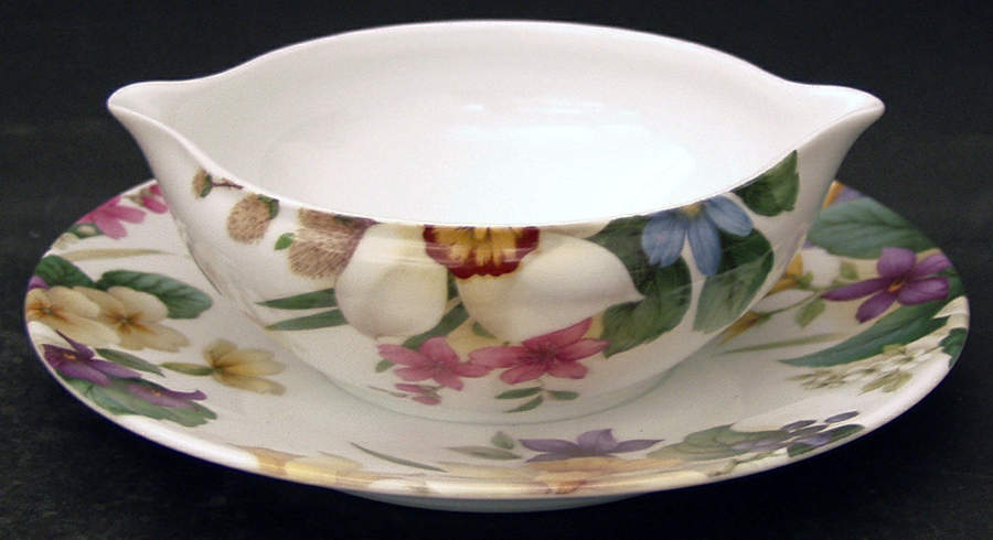 Narcissus Gravy Boat with Attached Underplate by Bill Goldsmith-1