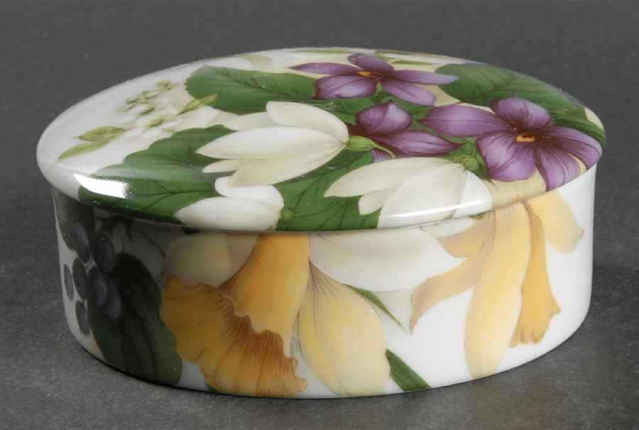 Narcissus 4" Round Box & Lid by Bill Goldsmith-1