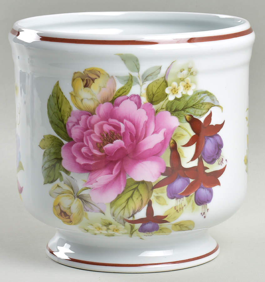 Victoria Cachepot by Bill Goldsmith-1