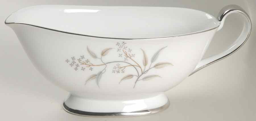 Alyson Gravy Boat by Grace-1